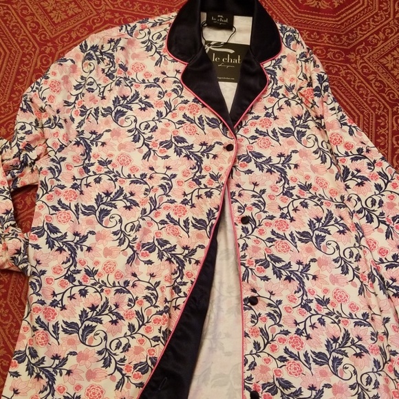 🆕️Le Chat  top - Picture 6 of 7